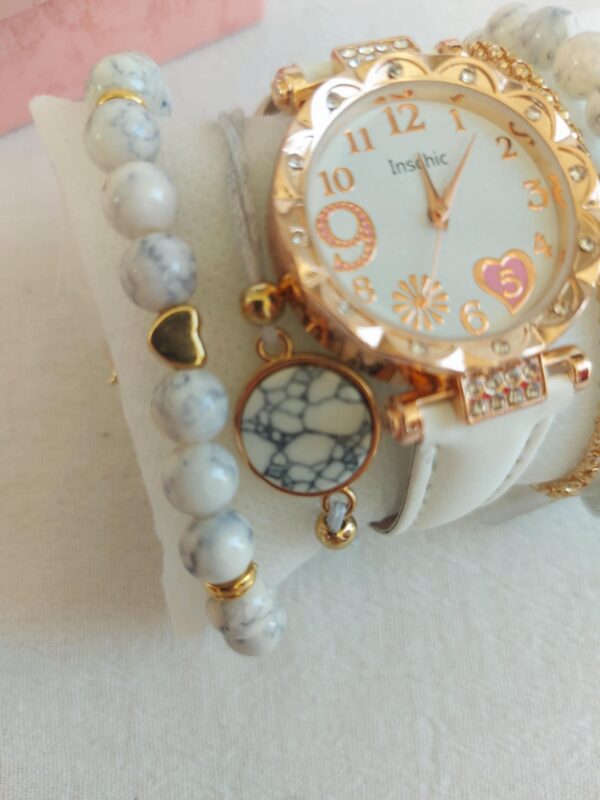Reloj en cajita con accesorios - Imagen 20