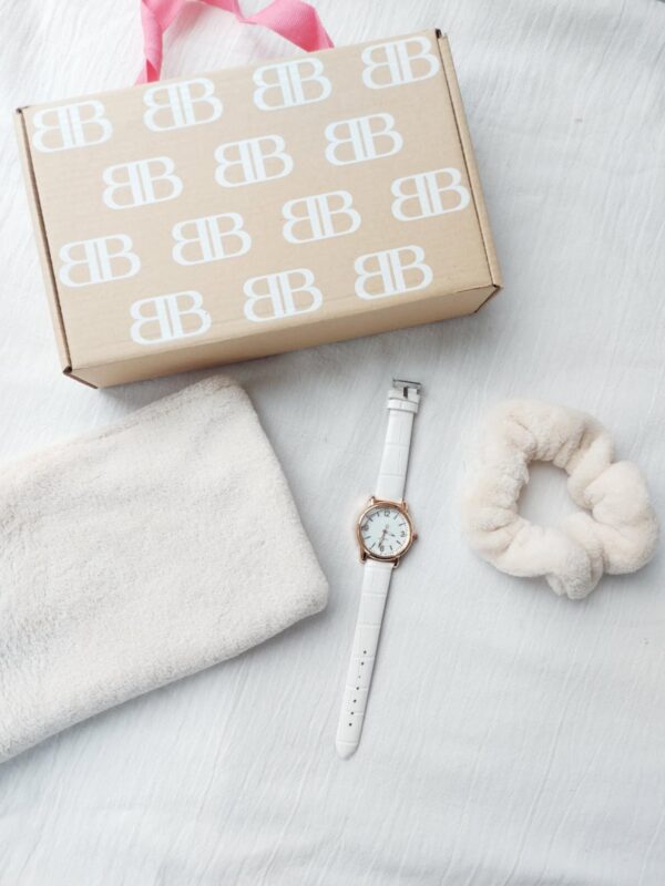 Box con cuello polar + scrunchie+ reloj - Imagen 9