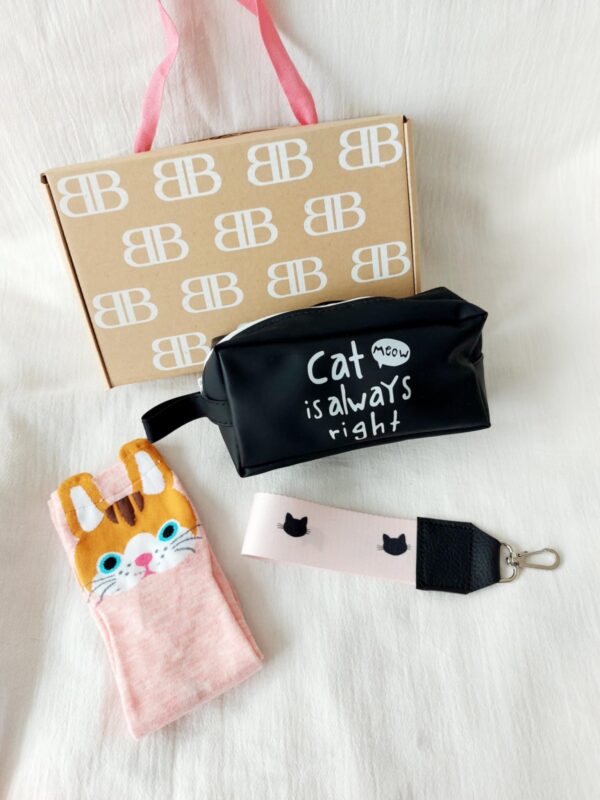 Box con cartuchera + pack x 2 medias +`llavero - Imagen 2