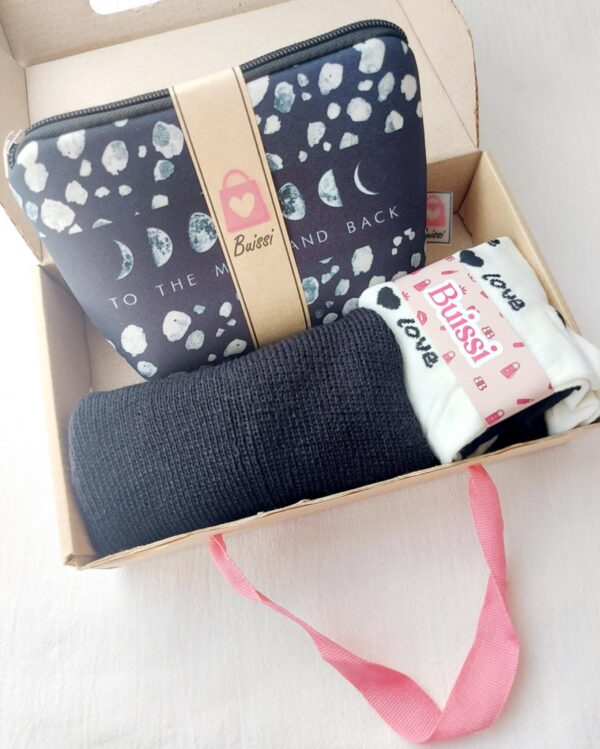 Box neceser+gorrito+pack x 2 de medias - Imagen 2