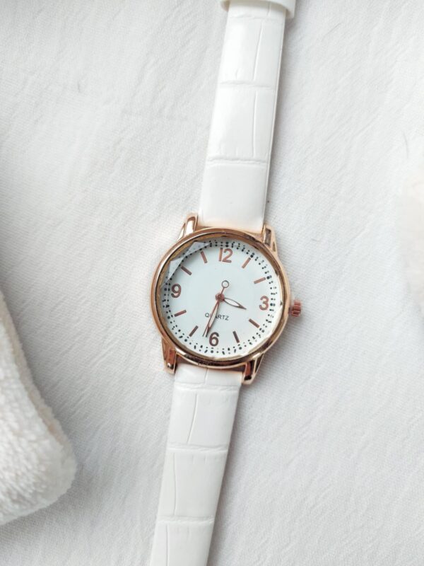 Box con cuello polar + scrunchie+ reloj - Imagen 10