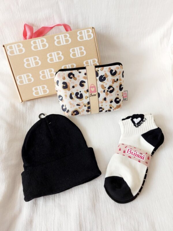 Box neceser+gorrito+pack x 2 de medias - Imagen 7