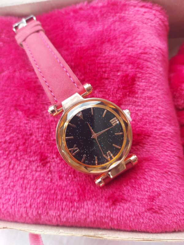 Box con cuello polar + scrunchie+ reloj - Imagen 11