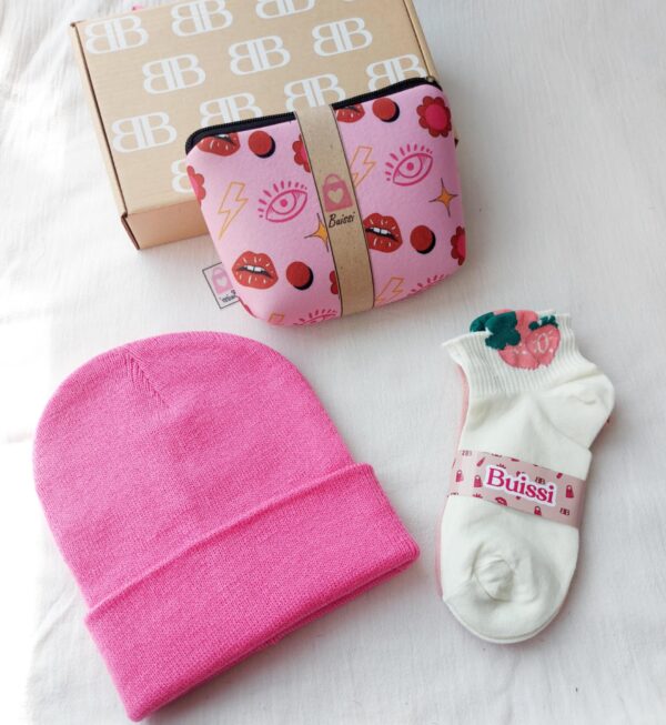 Box neceser+gorrito+pack x 2 de medias - Imagen 3
